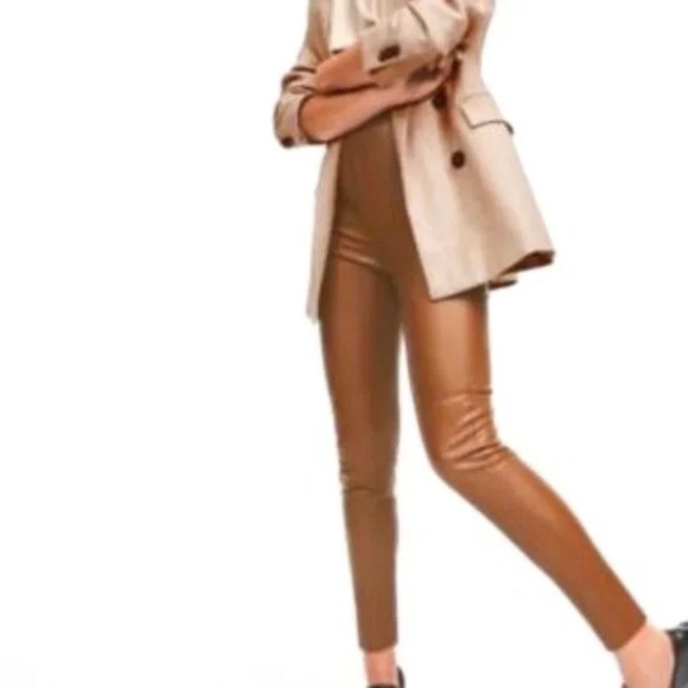 ✨NWT~ZARA HR Faux Leather Leggings✨